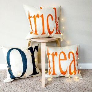 ❌SOLD - NEW Set of 3. Throw Pillows